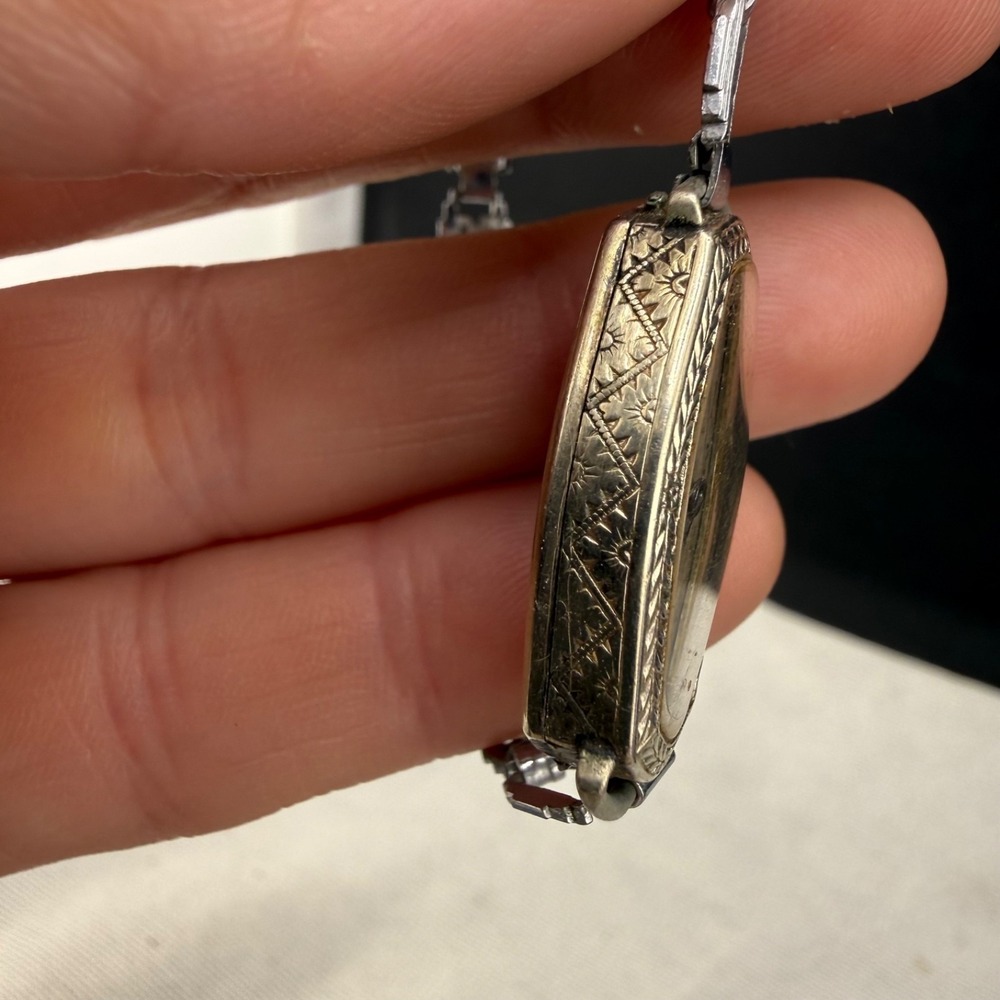 Vintage Bulova Woman's Watch Silver Tone 6" Does Not Wind Or Tick - Picture 8 of 14